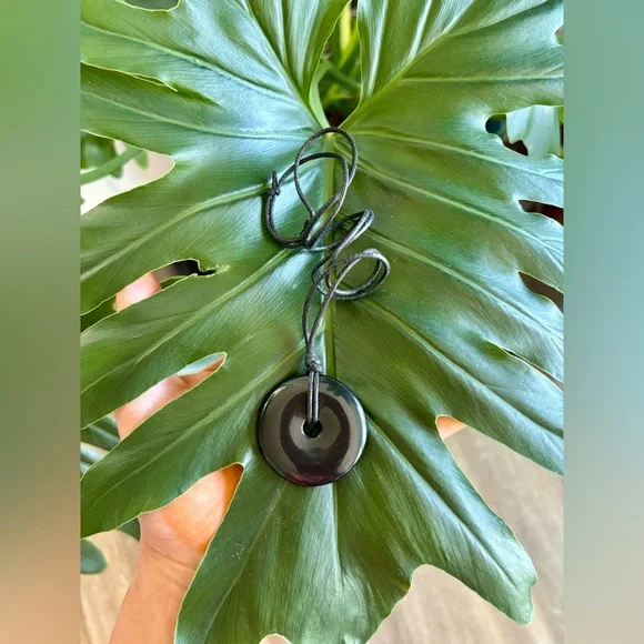 Black Obsidian necklace - Picture 2 of 4